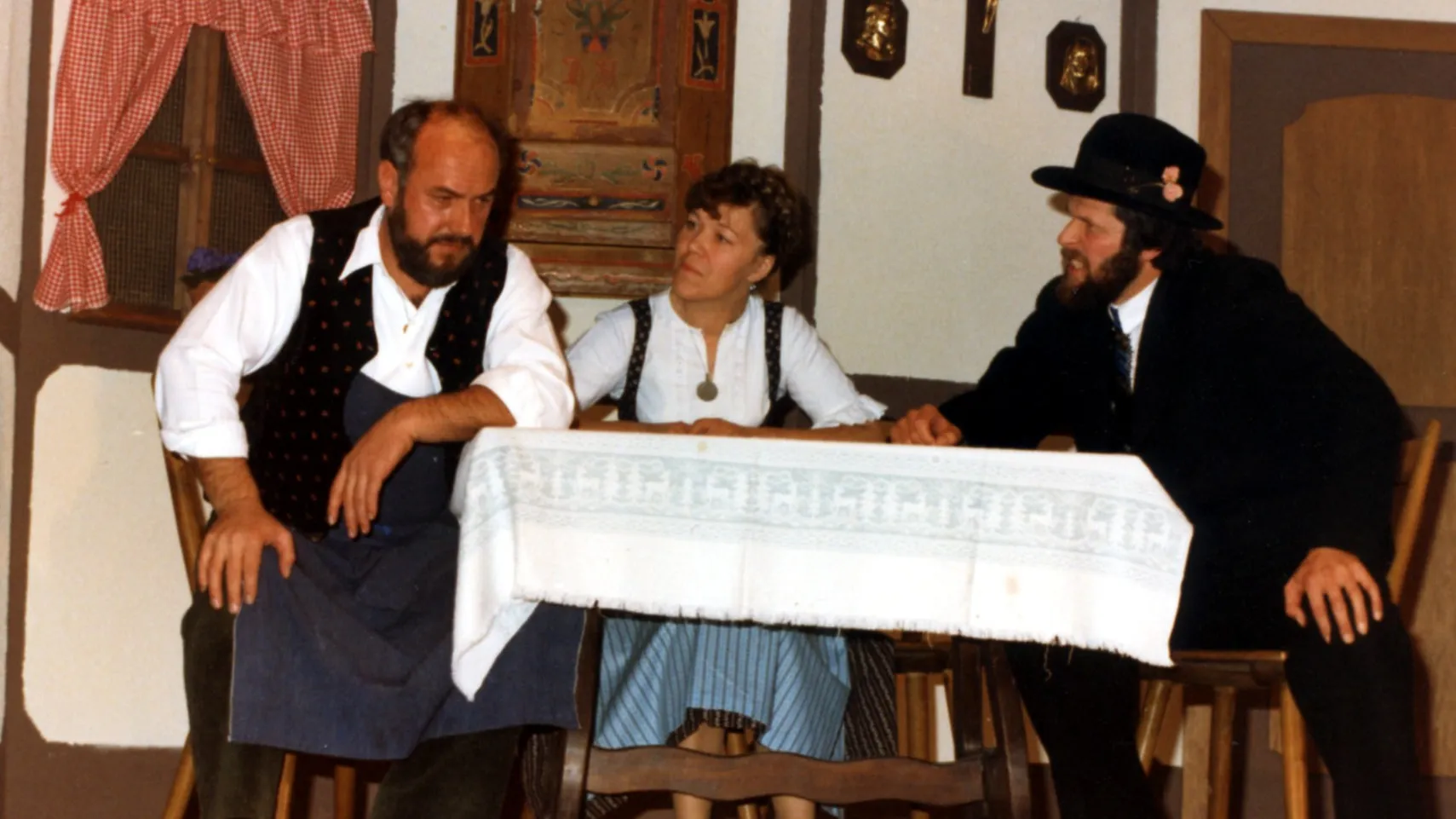 Symbolbild der Aufführung: Das sündige Dorf